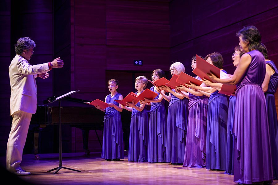 Termalift - Kotetsu performing with the Japanese women’s choir Tomoni Utao